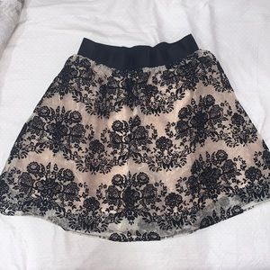 EXPRESS Black flowers skirt xxs